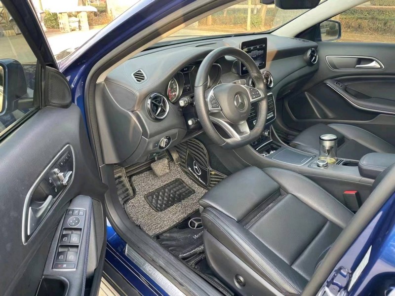 枣庄19年奔驰GLA9