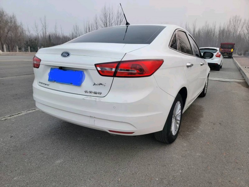 枣庄17年福特福睿斯7