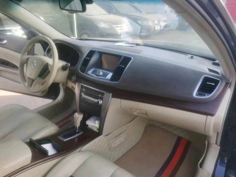 保定09年日产天籁5