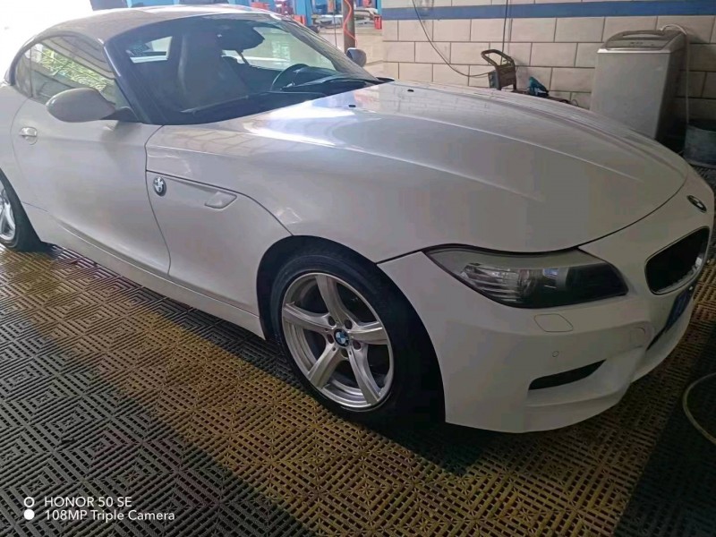 成都12年宝马Z44