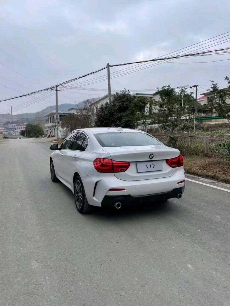 宜春22年宝马1系7