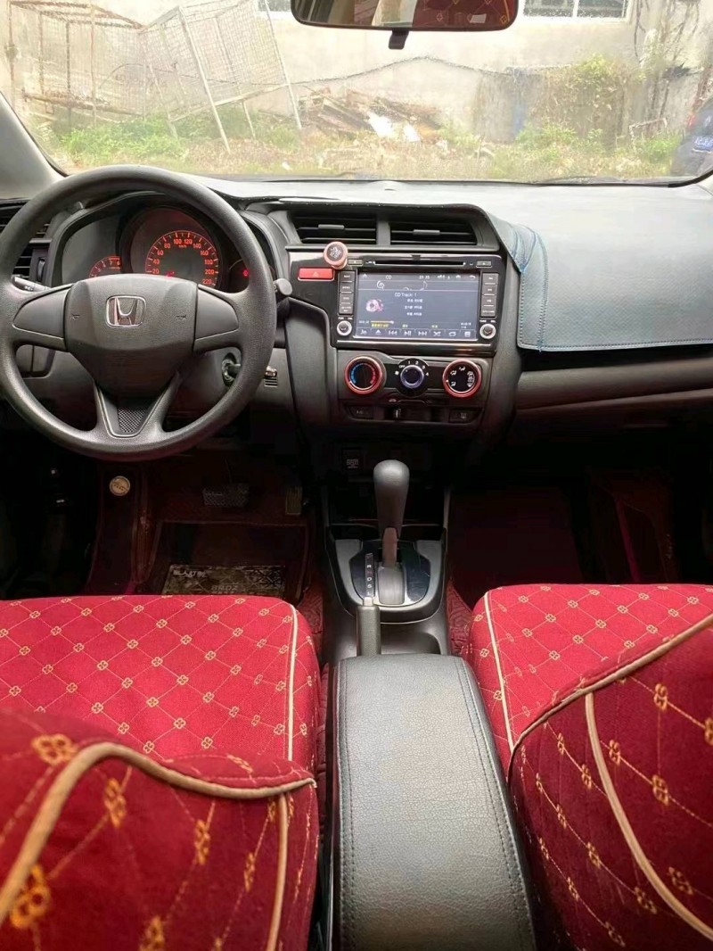 青岛16年本田飞度5