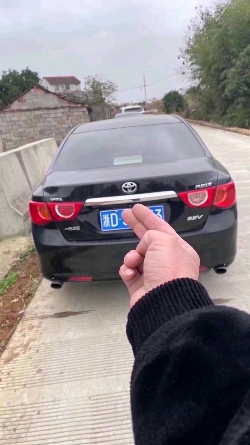 邯郸11年丰田锐志5