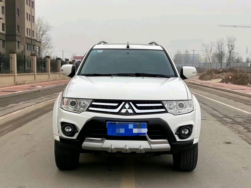 北京14年三菱帕杰罗1