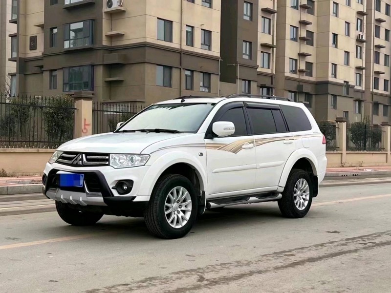 北京14年三菱帕杰罗2