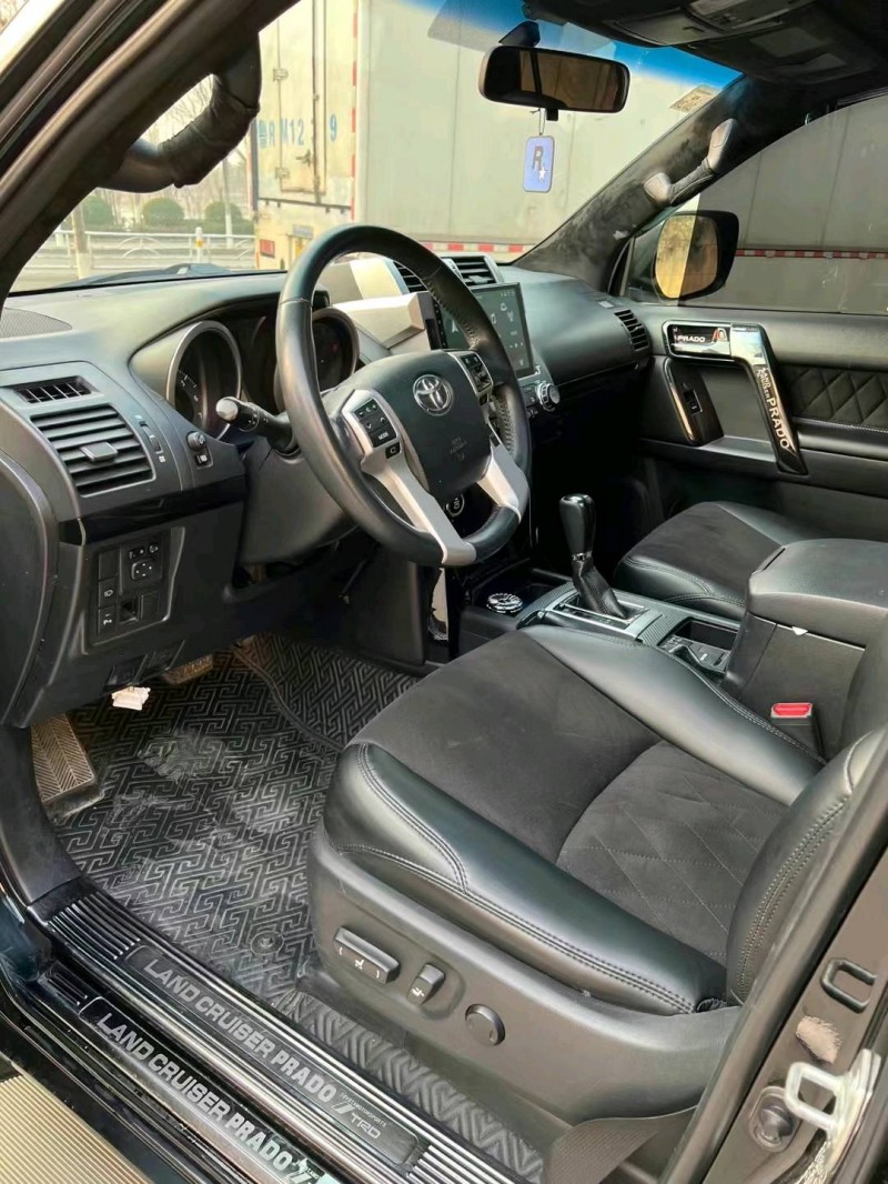 北京16年丰田普拉多7