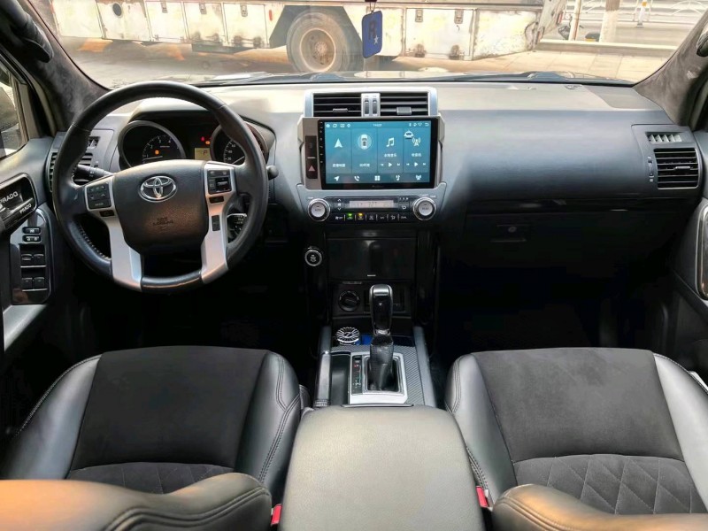 北京16年丰田普拉多9