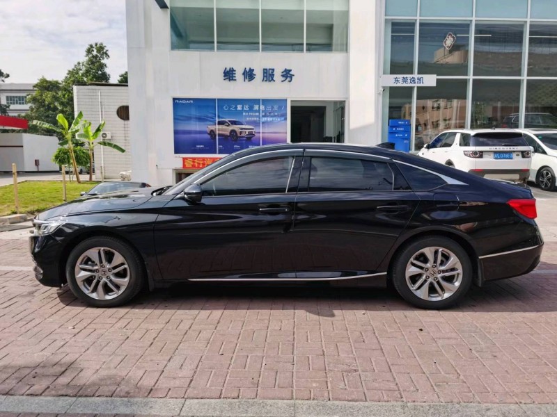 东莞22年本田雅阁5