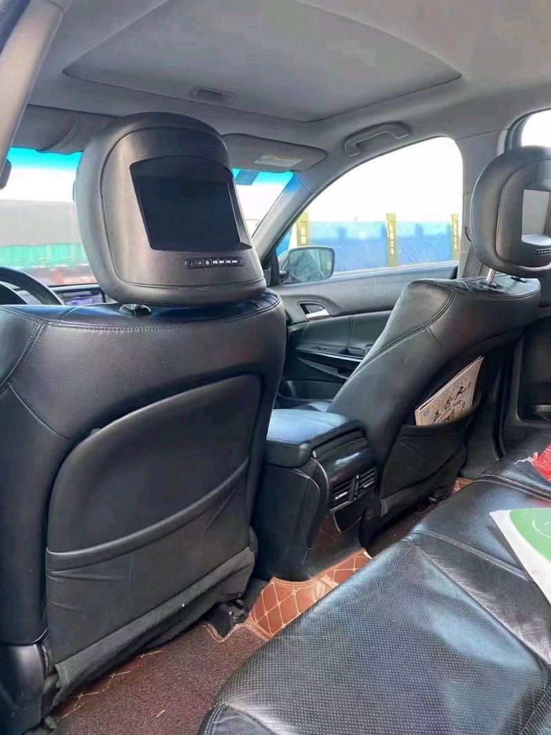 邢台13年本田雅阁4