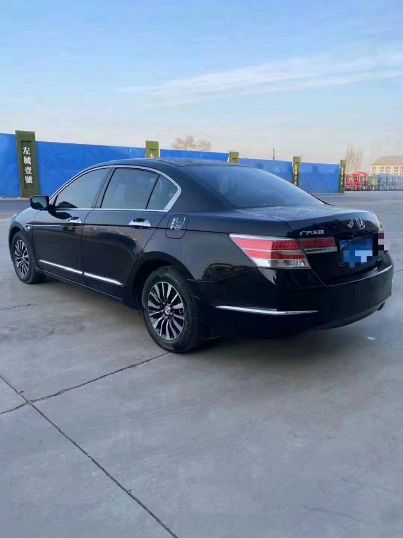 邢台13年本田雅阁6