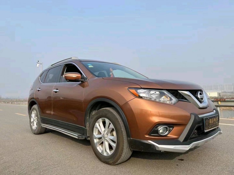 北京17年日产奇骏2