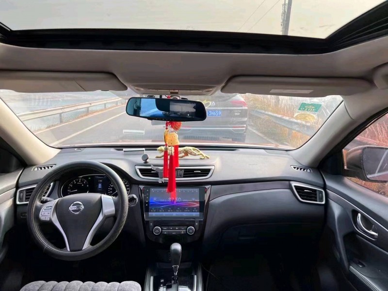 北京17年日产奇骏4