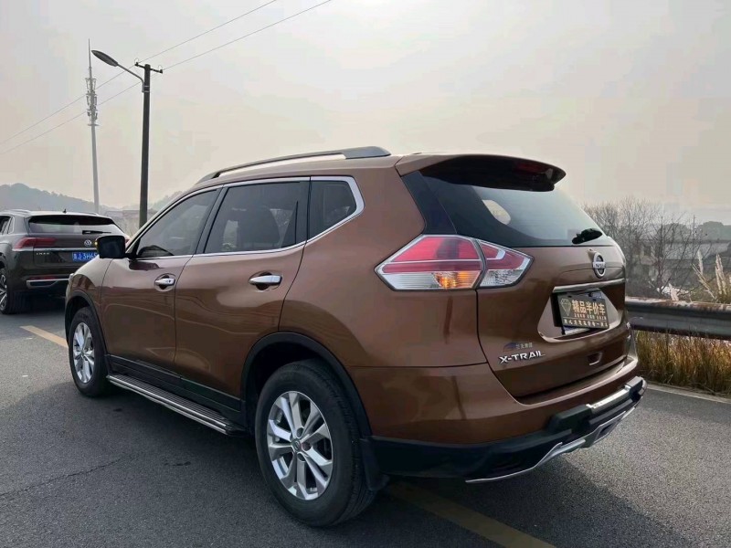 北京17年日产奇骏6