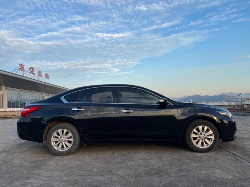 东莞17年日产天籁7