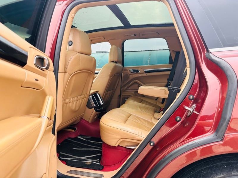 东莞13年保时捷卡宴2