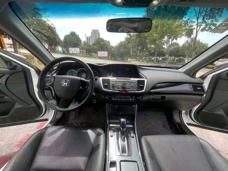 北京16年本田雅阁4