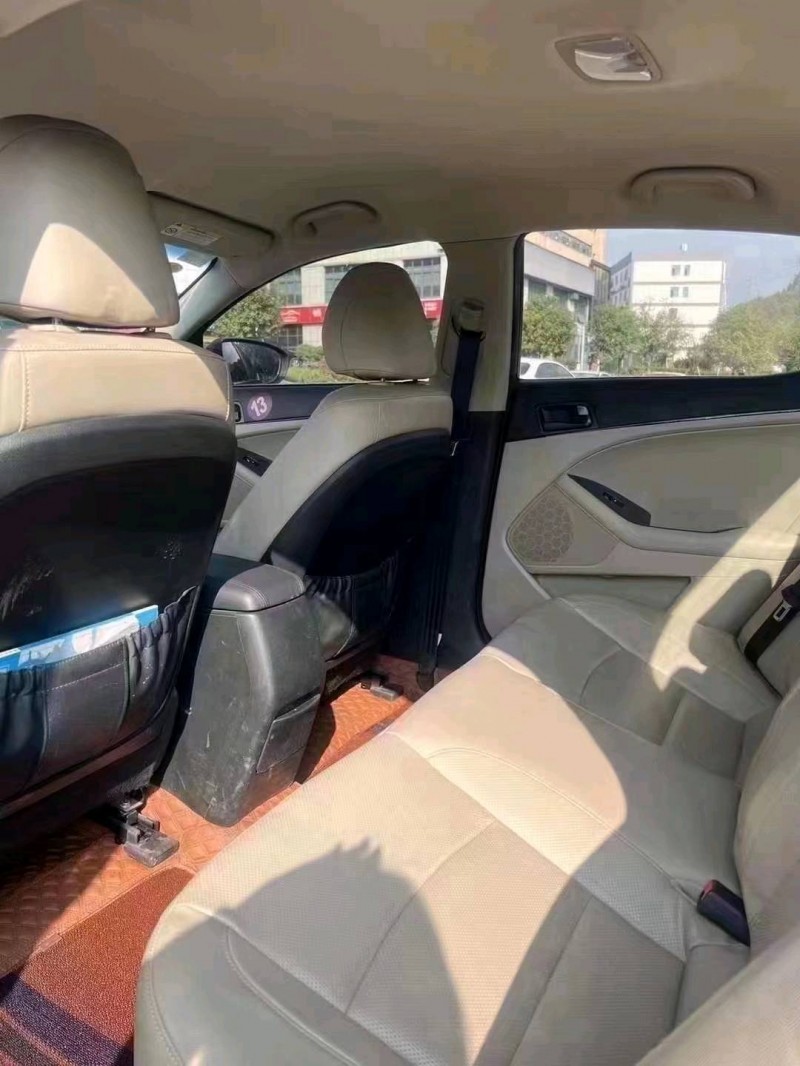 宜昌19年起亚K58