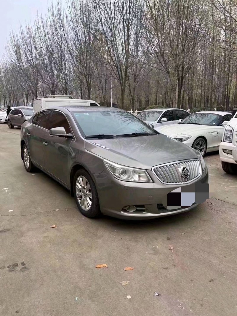 北京10年别克君越2