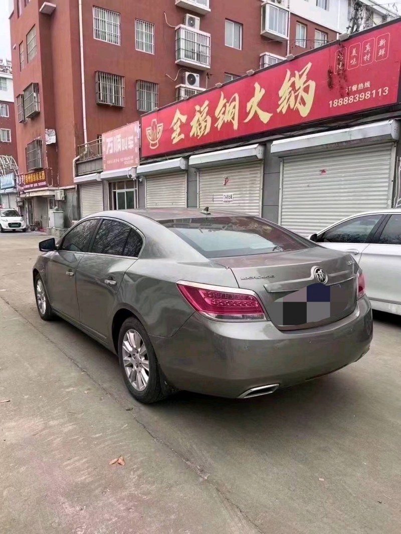 北京10年别克君越6