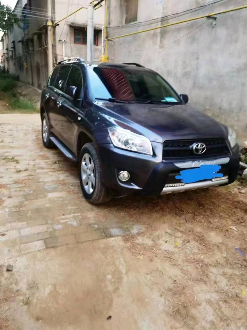 淮南13年豐田RAV45