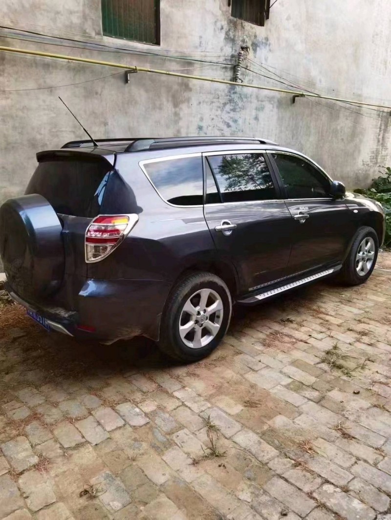 淮南13年豐田RAV44