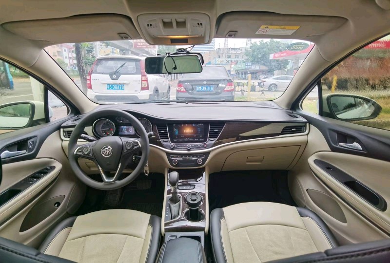 东莞18年别克威朗8