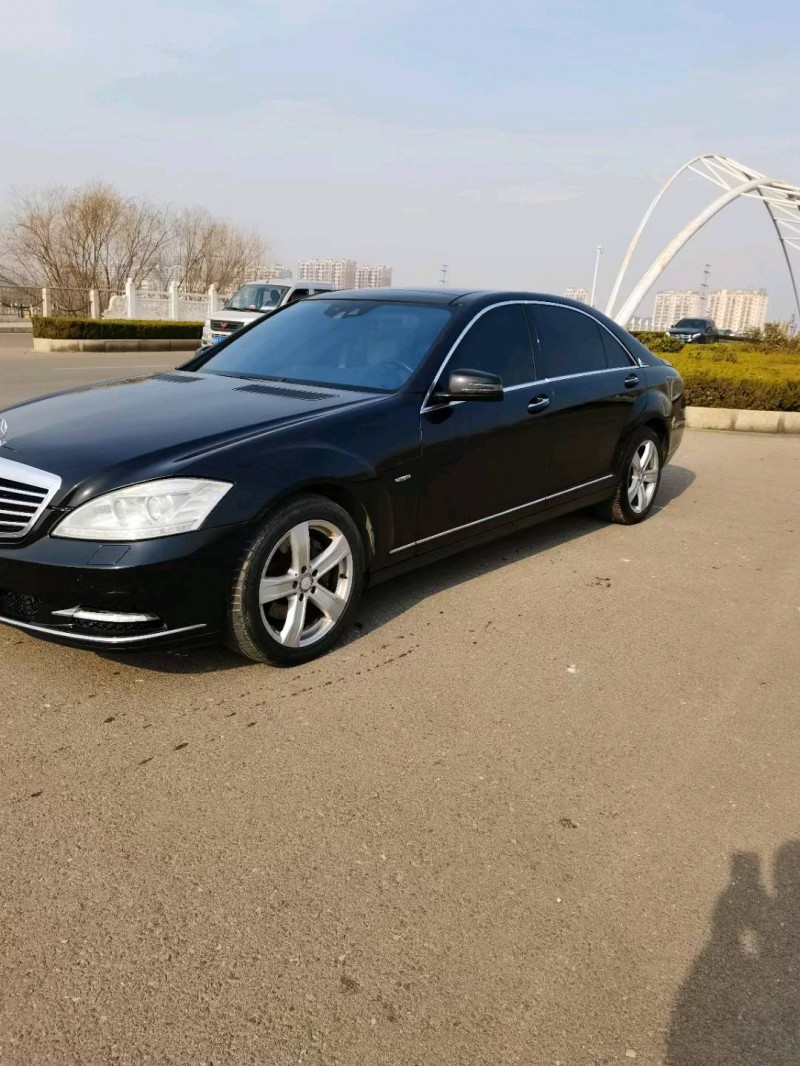 青岛11年奔驰S2
