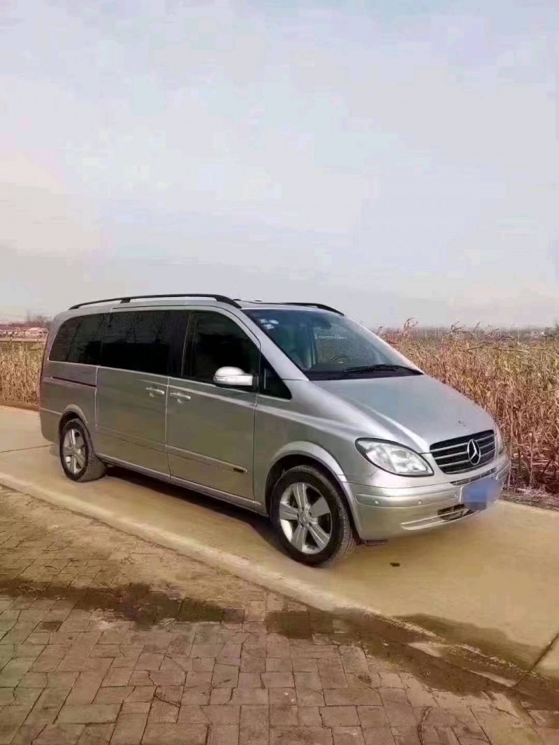 北京11年奔驰唯雅诺2