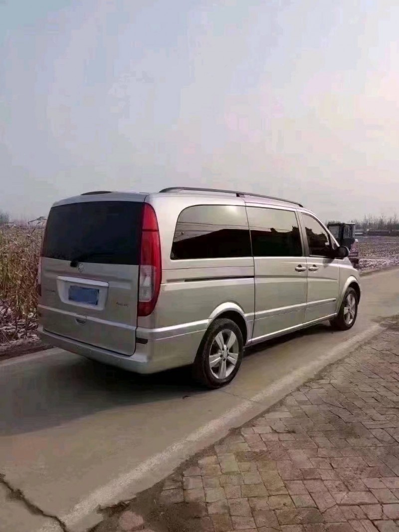 北京11年奔驰唯雅诺5