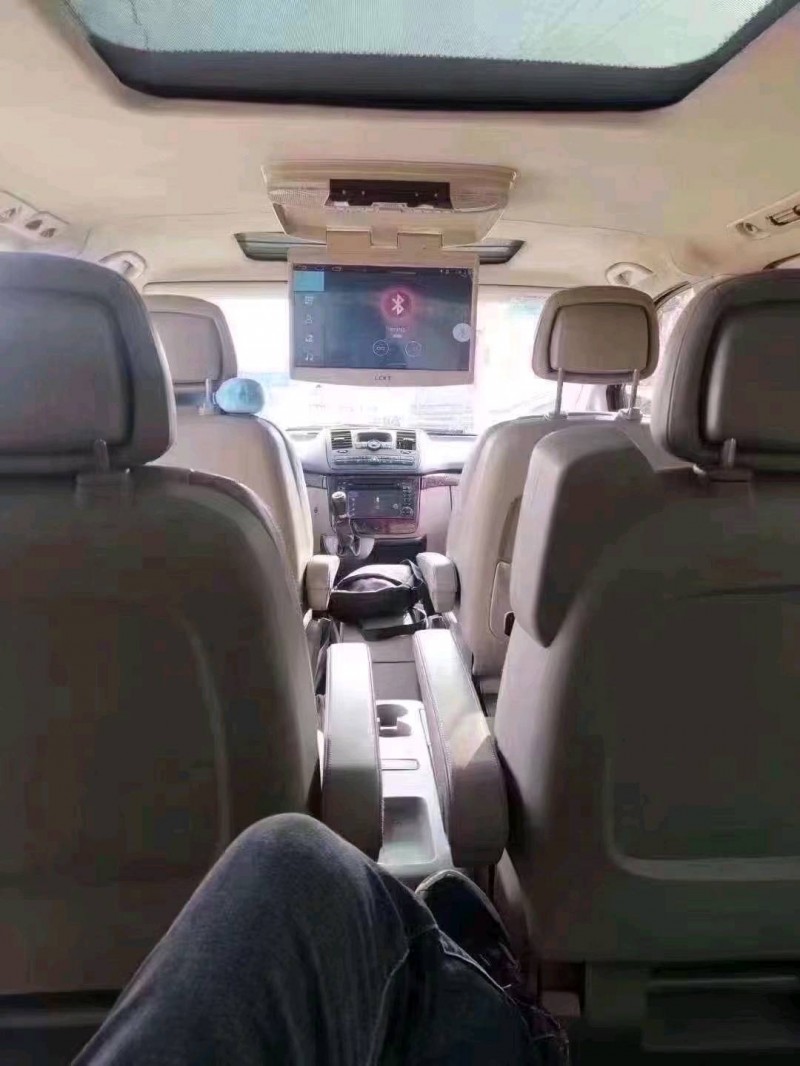 北京11年奔驰唯雅诺8