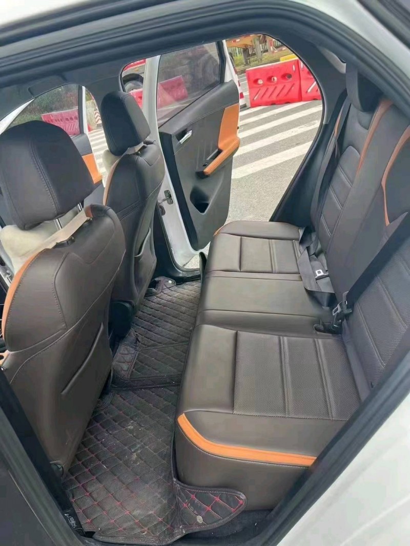 济南21年比亚迪E24