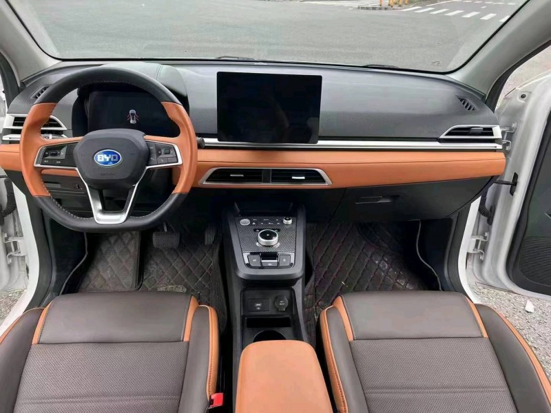 济南21年比亚迪E23