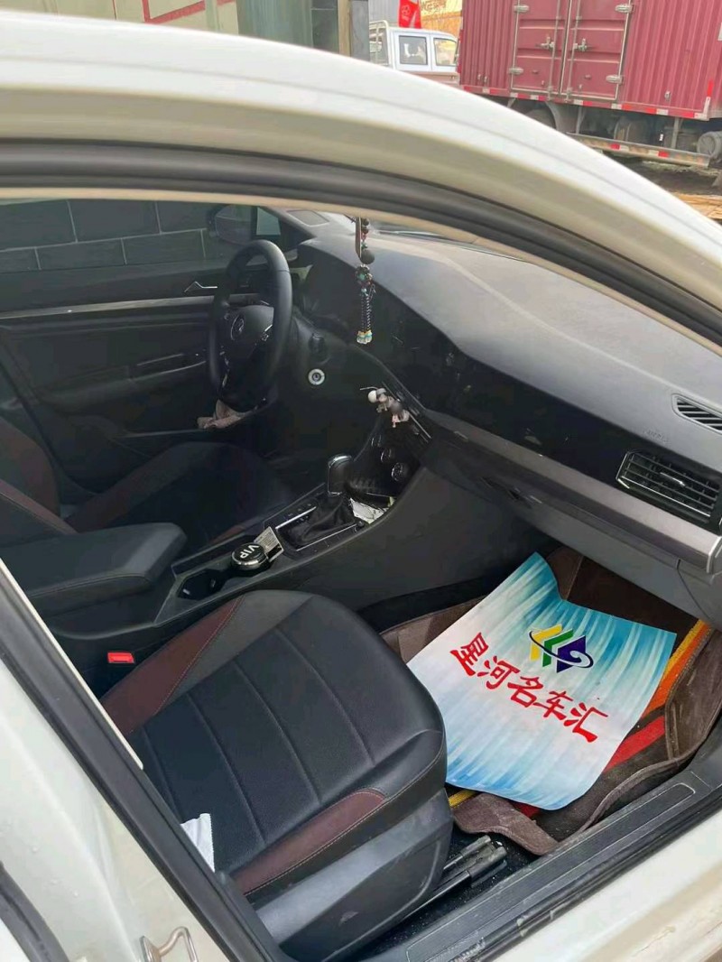 邯郸21年大众宝来8