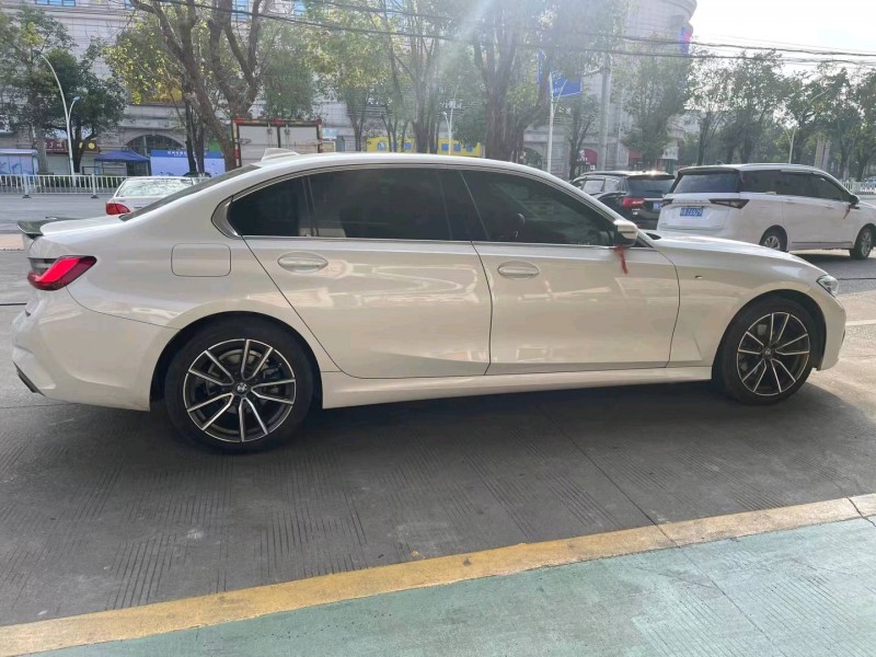 中山22年宝马3系3