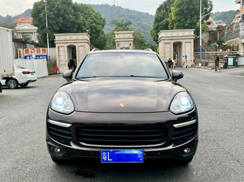 广州15年保时捷卡宴1