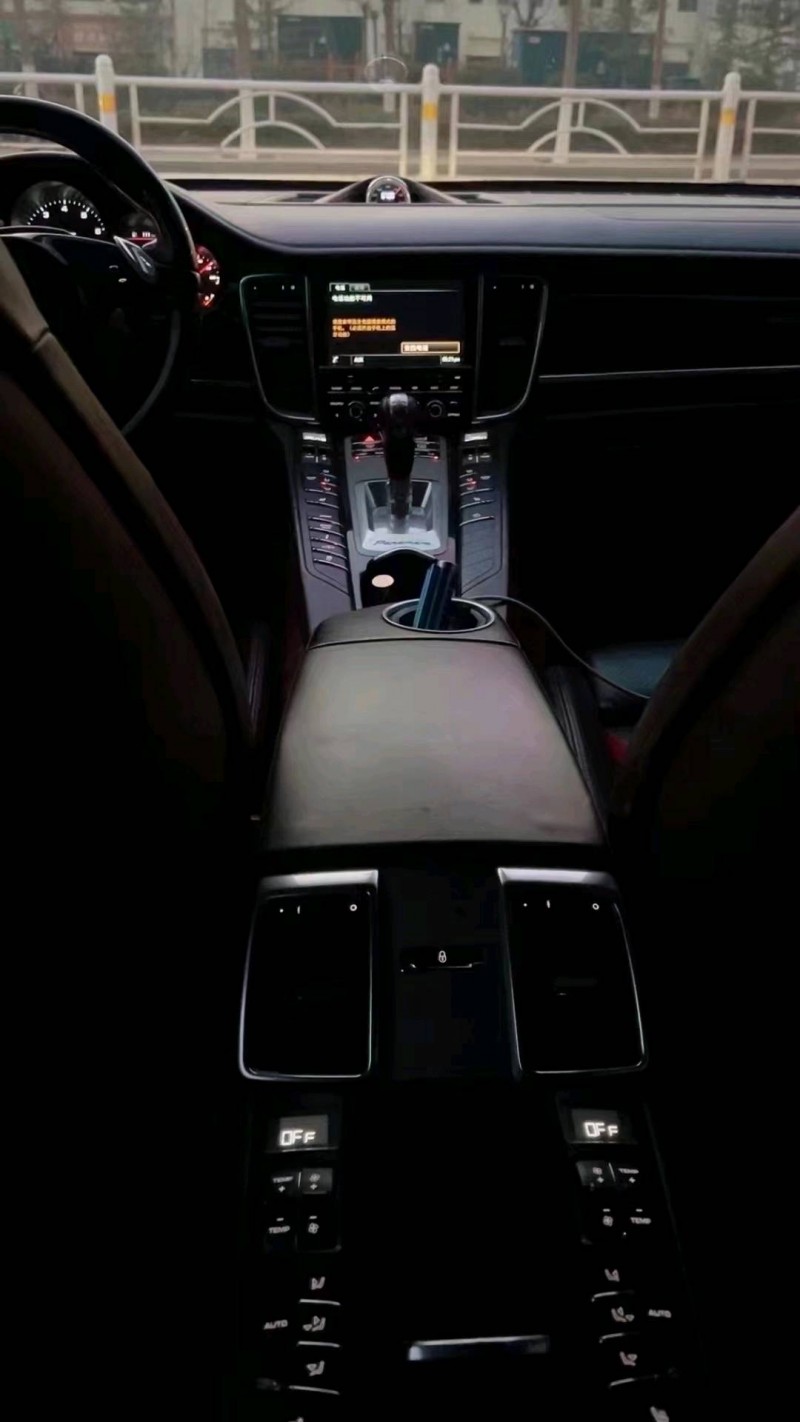 济南13年保时捷帕拉梅拉3