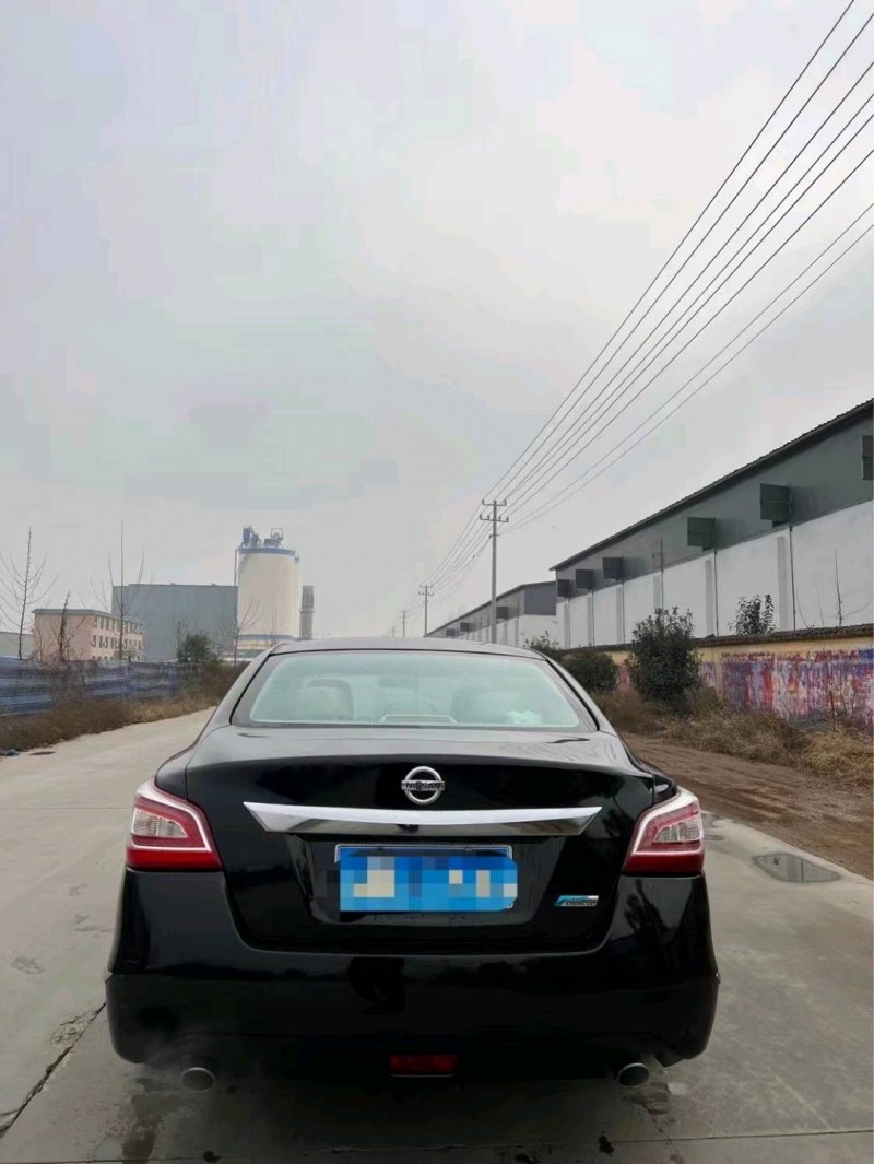 北京13年日产天籁3