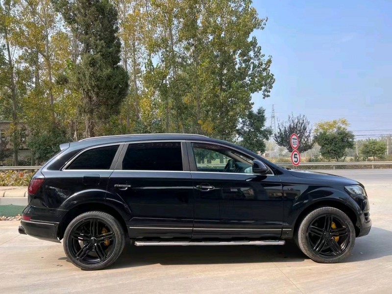 北京13年奥迪Q77