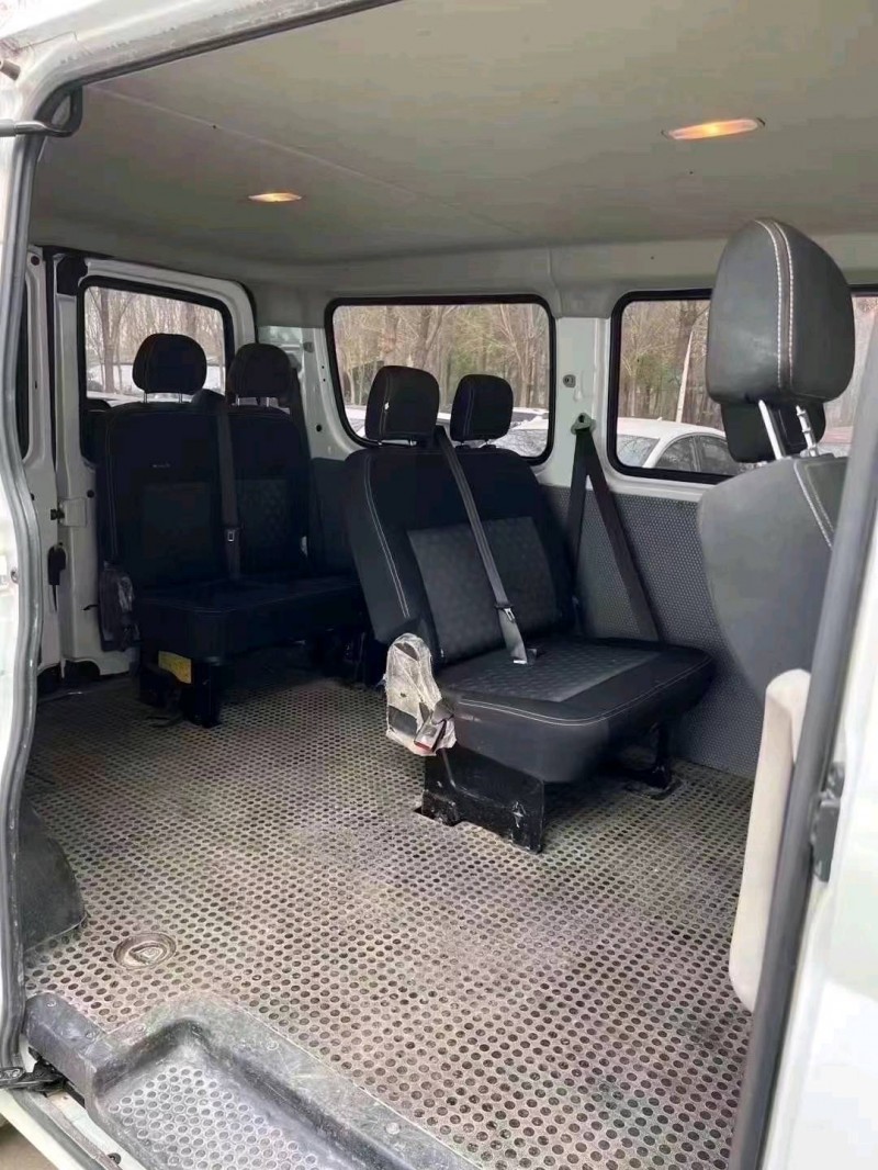 北京21年大通V809