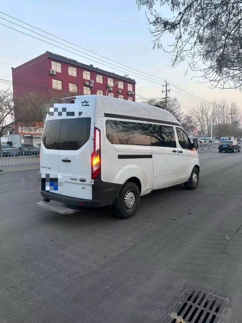 北京21年福特全顺4