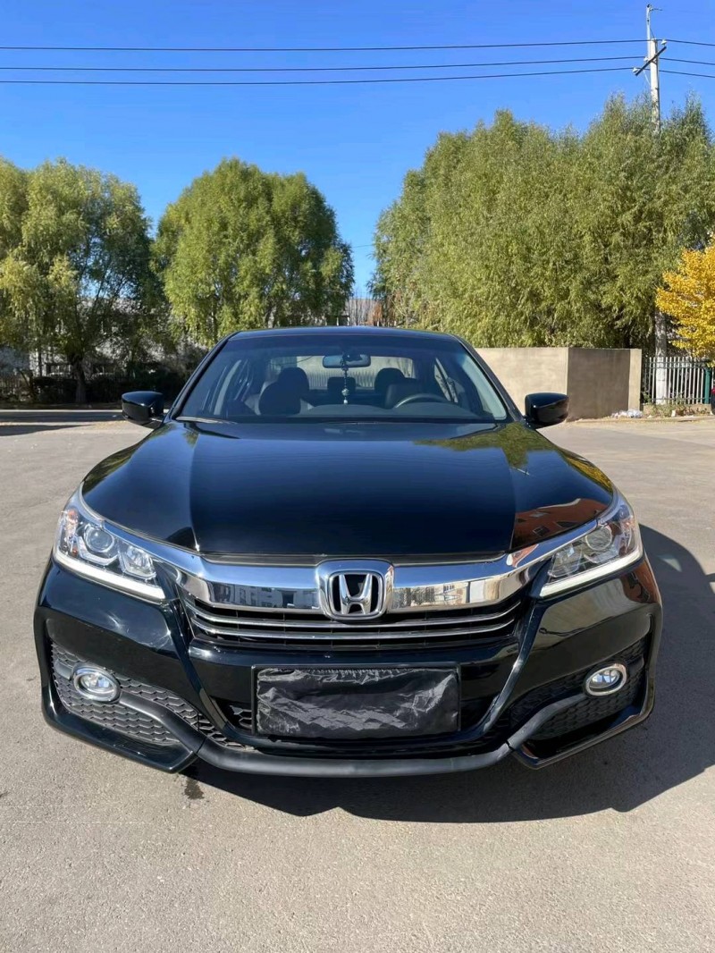 沈阳17年本田雅阁1