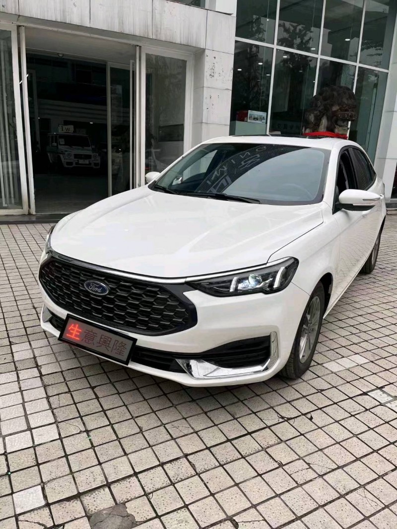 广州22年福特福睿斯1