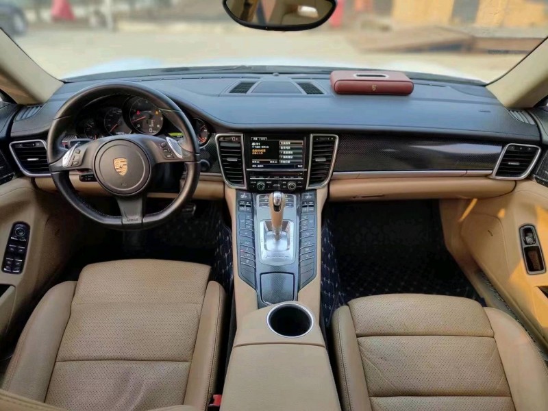 邯郸13年保时捷帕拉梅拉3