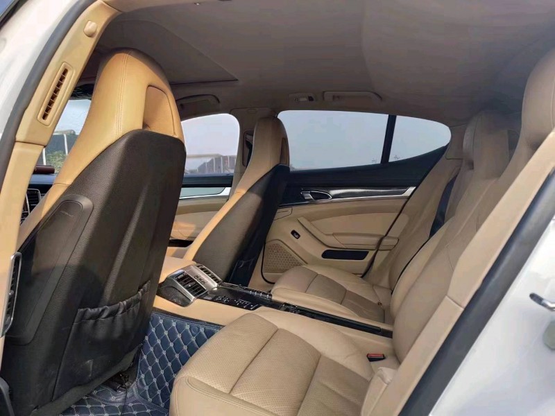 邯郸13年保时捷帕拉梅拉6