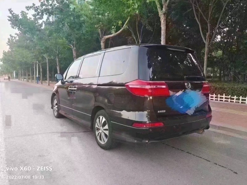 济南15年本田艾力绅5