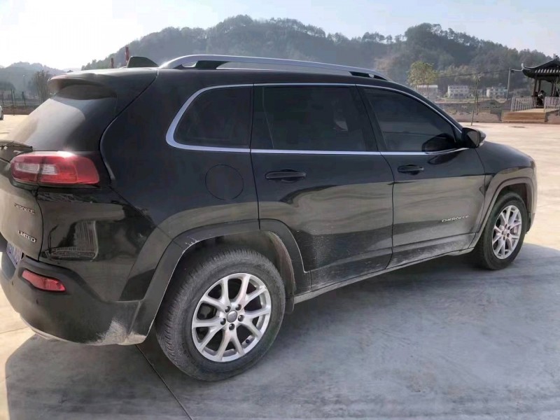 衡阳18年Jeep自由光2