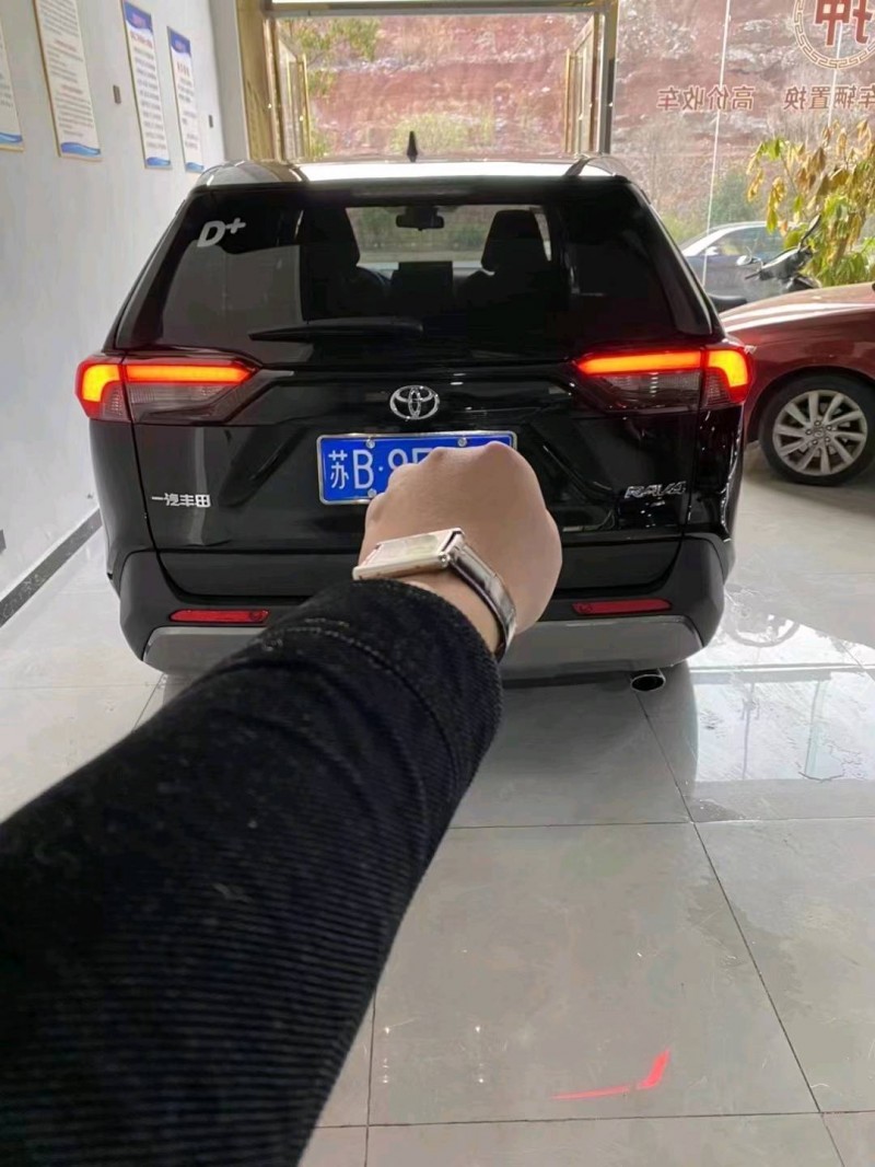 衡阳21年丰田RAV44