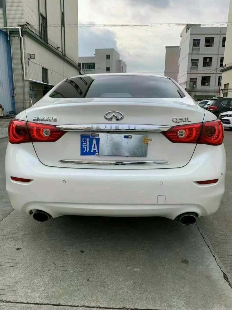 中山18年英菲尼迪Q50L4