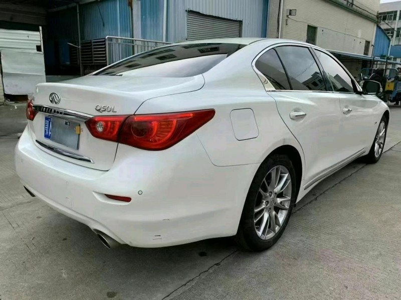 中山18年英菲尼迪Q50L5