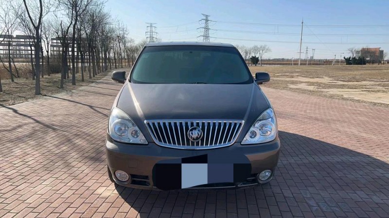天津17年別克GL81